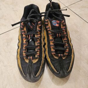 Nike air max 95 boy's size 4Y size 4 sneakers lace up shoes